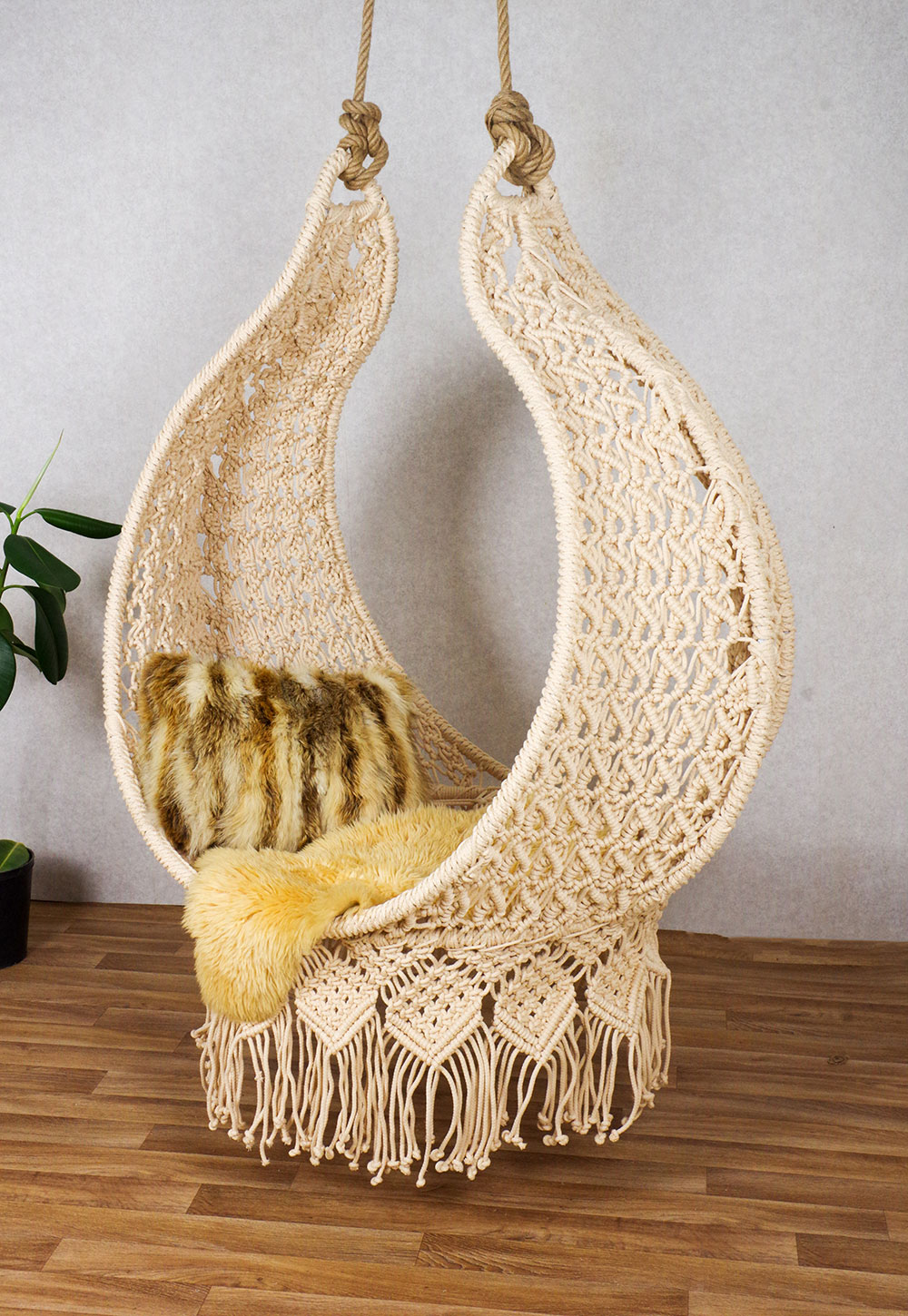 Charming-Beige-Macrame-Swing-chair2