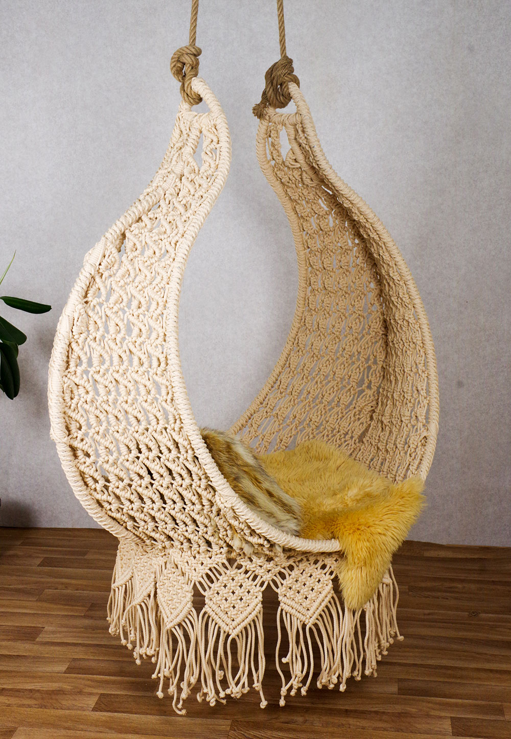 Charming-Beige-Macrame-Swing-chair3