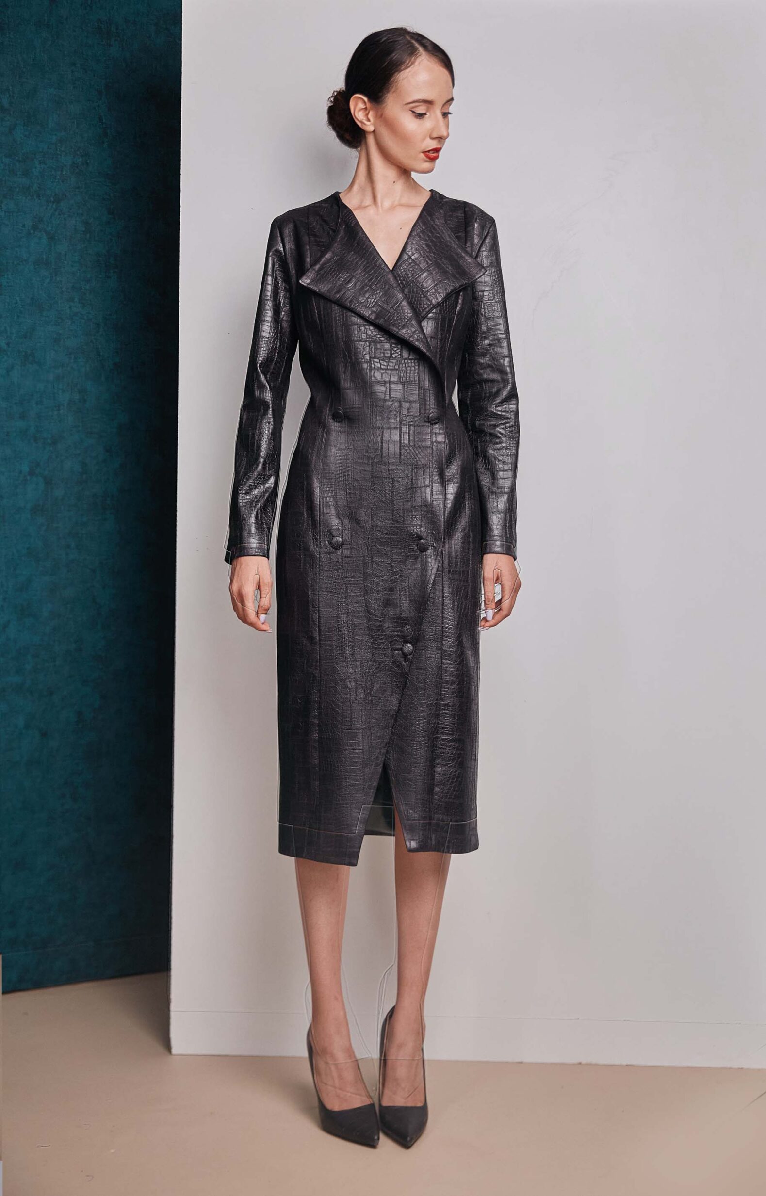 Oversized lapels textured dress