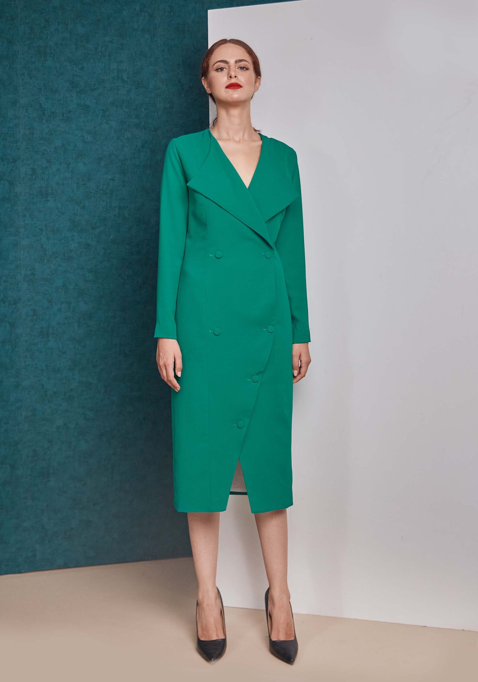 Green oversized lapels dress