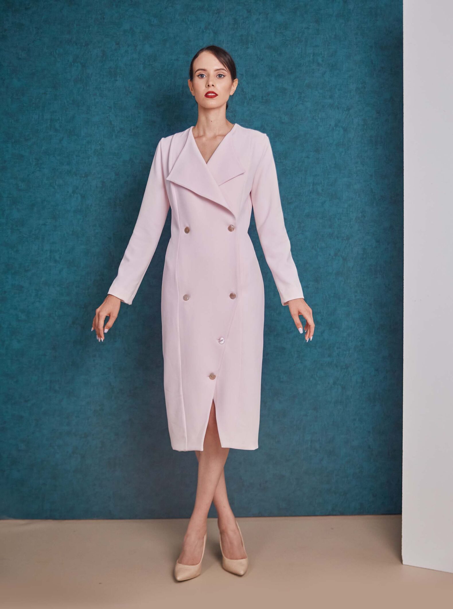 Baby pink oversized lapels dress