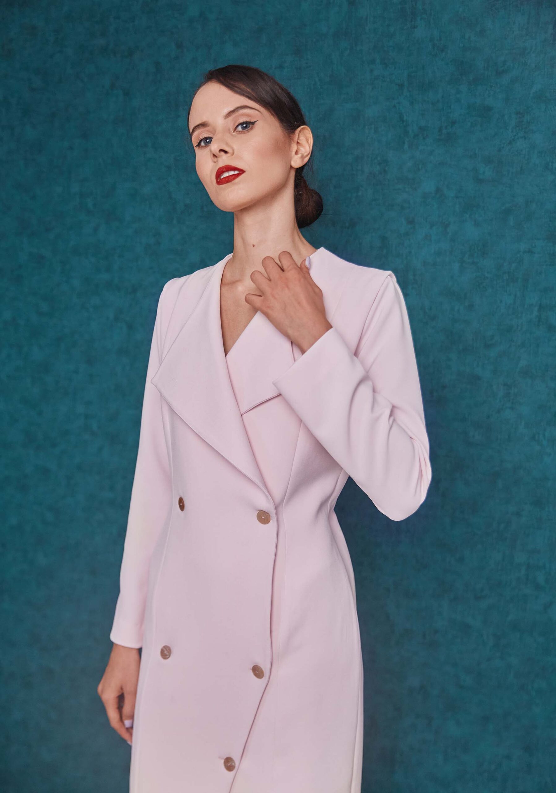 Baby pink oversized lapels dress