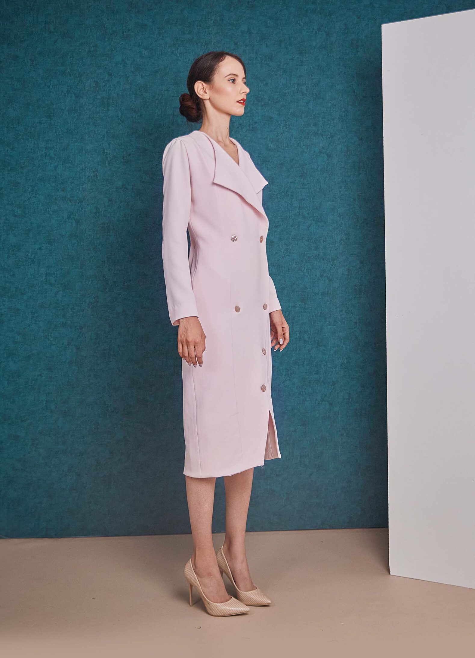 Baby pink oversized lapels dress